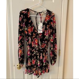 Show me your Mumu floral romper NWT